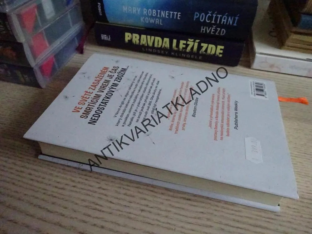 PÍSEŇ PŘEŽITÍ, PAUL TREMBLAY, **an