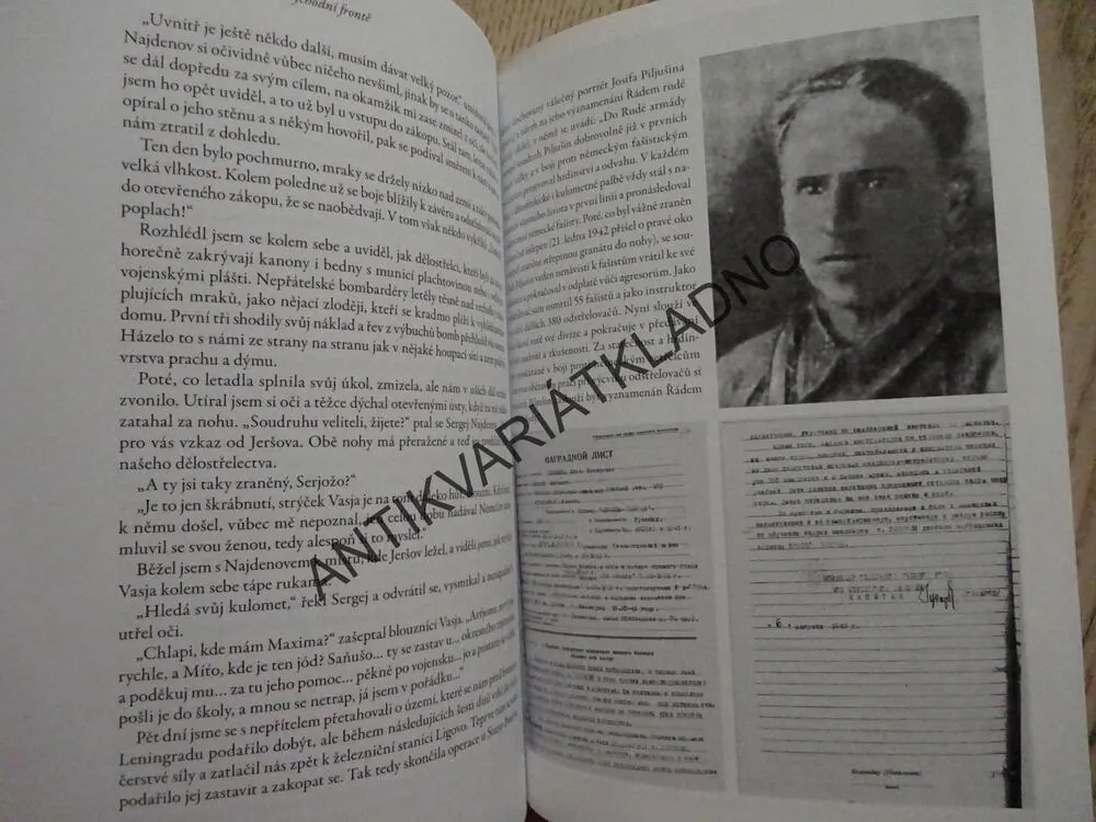 RUDÝ SNAJPR NA VÝCHODNÍ FRONTĚ, JOSIF PILJUŠIN, **an