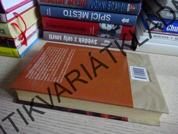 DCERA KLAMU, VICTORIA HOLTOVÁ, **an