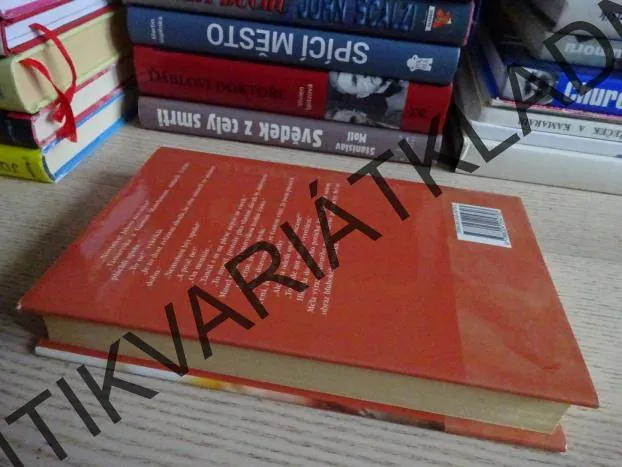 SEDMERO TAJEMSTVÍ, VICTORIA HOLTOVÁ, **an