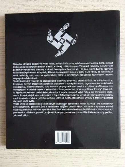 NACISMUS, **an
