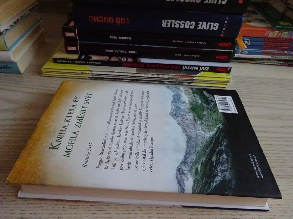 LOVCI KNIH, DIRK HUSEMANN, **an