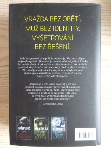 NAŠEPTÁVAČOVA HRA, DONATO CARRISI, **an