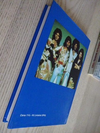 QUEEN, JAK TO ZAČALO, JACKY GUNN, JIM JENKINS, **an