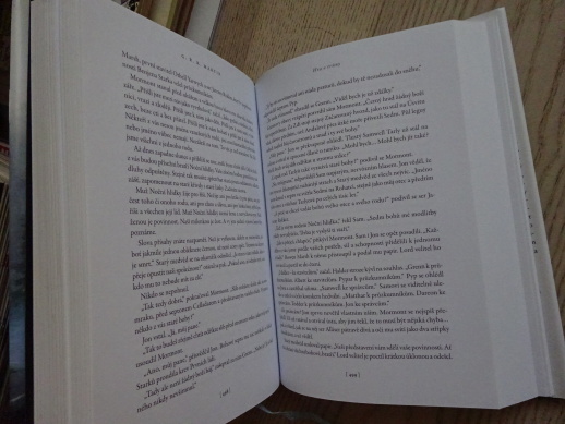 HRA O TRŮNY, KNIHA PRVNÍ, PÍSEŇ LEDU A OHNĚ, GEORGE R. R. MARTIN, **an