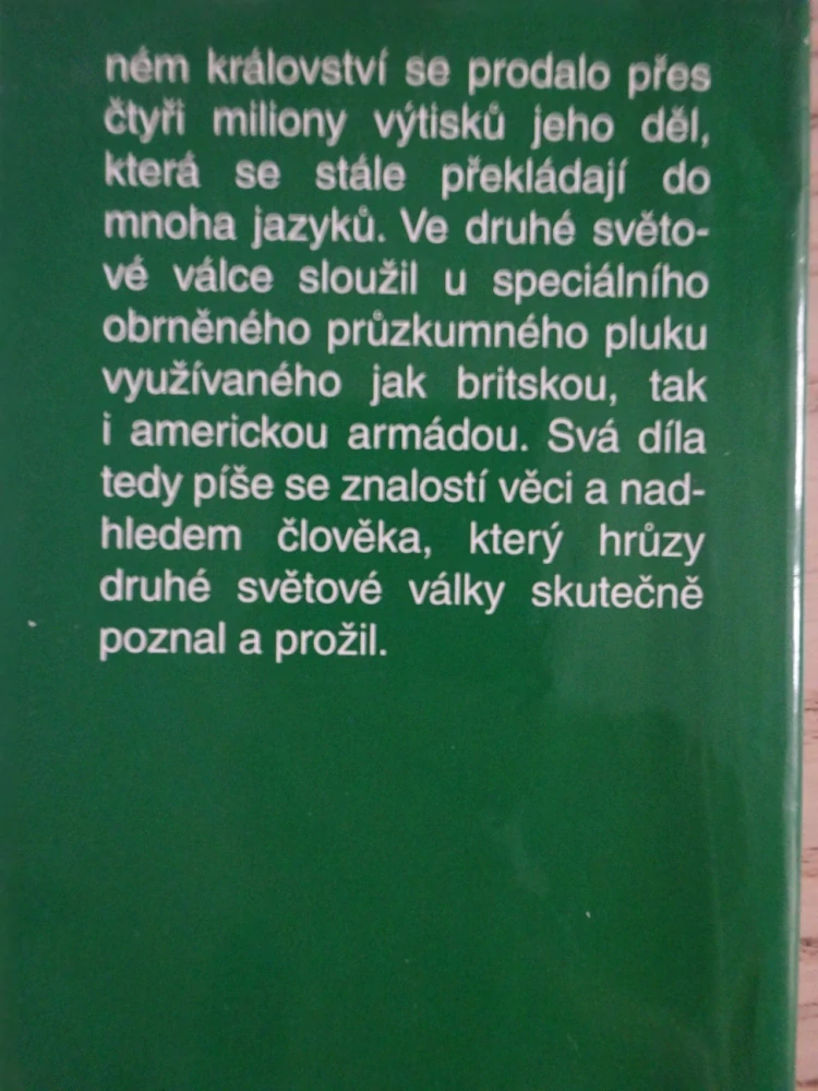 AMERICKÝ HRDINA, CHARLES WHITING, VÁLKA, **an