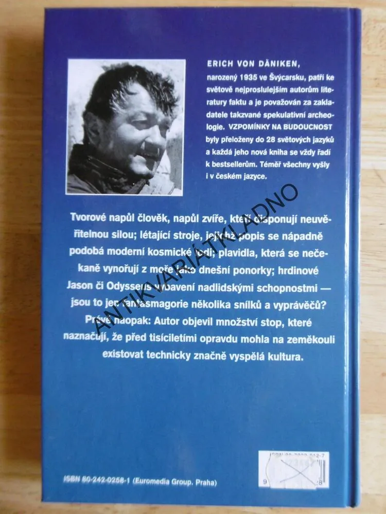 VE JMÉNU DIA, ERICH VON DÄNIKEN, **an