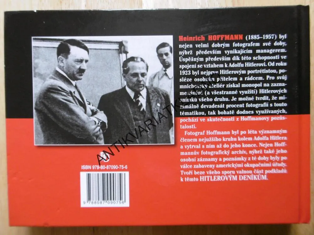 ADOLF HITLER: DENÍKY, JOHN KEEGAN, **an
