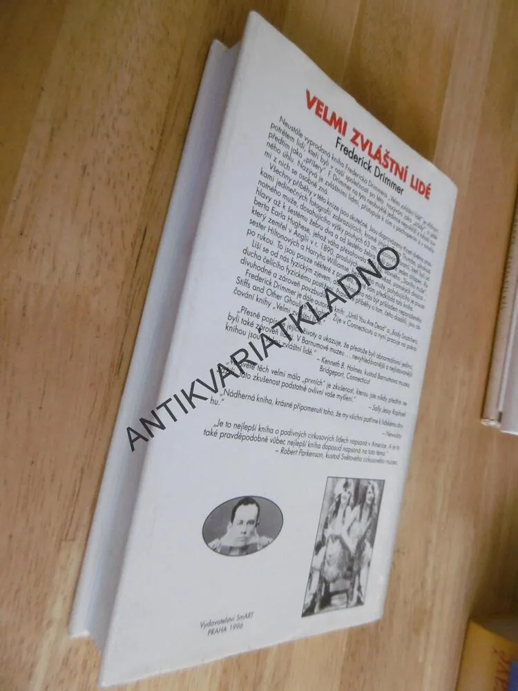VELMI ZVLÁŠTNÍ LIDÉ, FREDERICK DRIMMER, **an