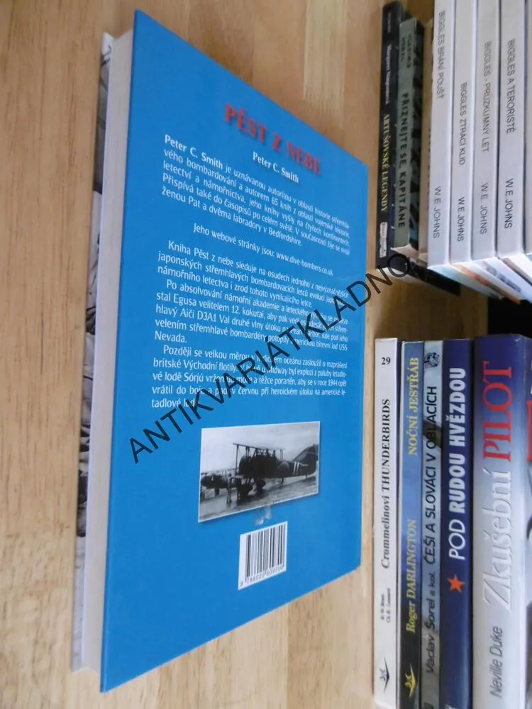 PĚST Z NEBE, PETER C. SMITH, **an