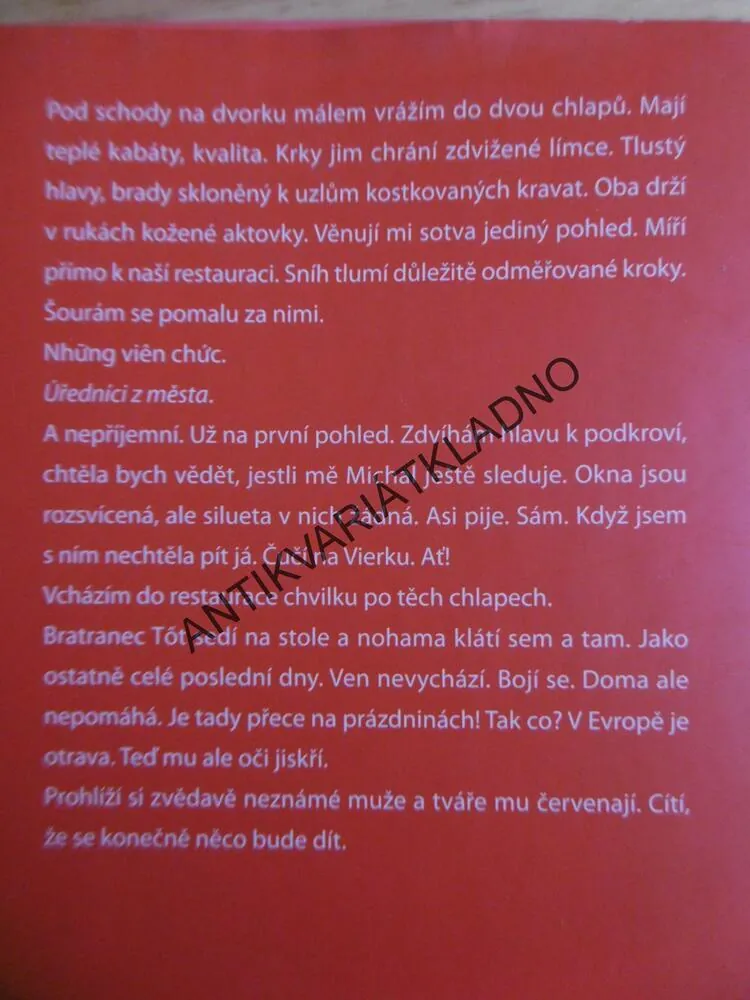 BÍLEJ KŮŇ, ŽLUTEJ DRAK, LAN PHAM THI, **an