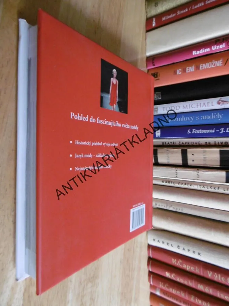 MÓDA V PROMĚNÁCH ČASU, ZNAČKY, NÁVRHÁŘI, OBLEČENÍ