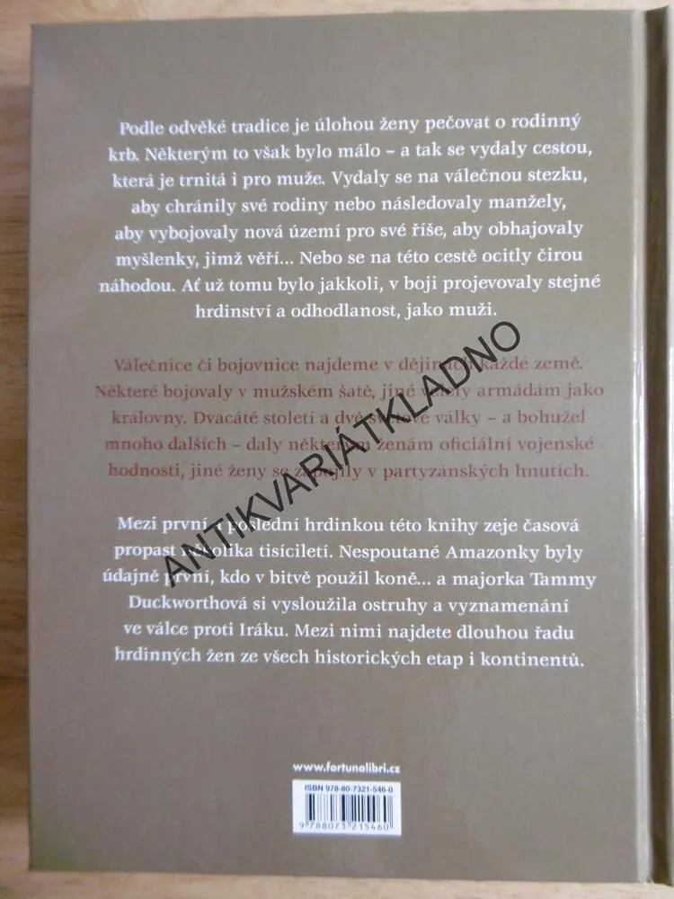 VÁLEČNICE, 3000 LET ODVAHY A HRDINSTVÍ, ROBIN CROSS, ROSALIND MILESOVÁ, **an