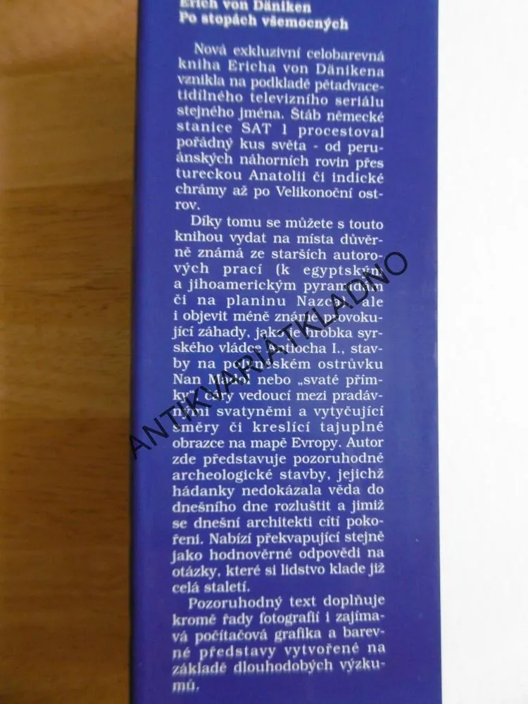 PO STOPÁCH VŠEMOCNÝCH, ERICH VON DÄNIKEN, **an