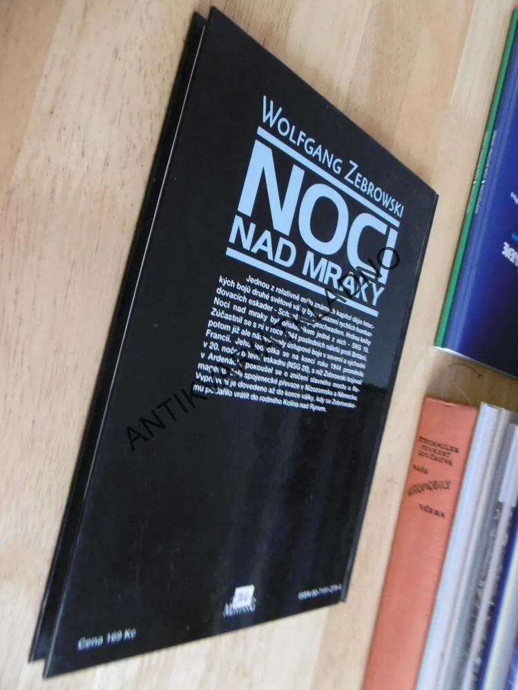 NOCI NAD MRAKY, WOLFGANG ZEBROWSKI, VÁLKA, LETECTVÍ, **an