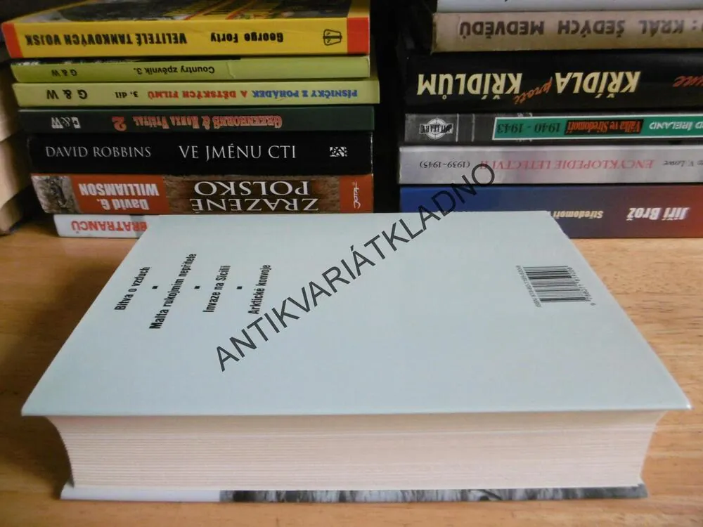 BOJUJTE S NEPŘÍTELEM ZBLÍZKA, BRITSKÉ VÁLEČNÉ NÁMOŘNICTVO ZA DRUHÉ SVĚTOVÉ VÁLKY, 3., CORRELLI BARNETT, **an