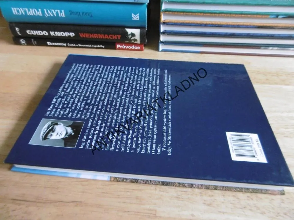 RAPA NUI,PAVEL PAVEL, JA CHODILY SOCHY MOAI NA VELIKONOČNÍM OSTROVĚ, **an