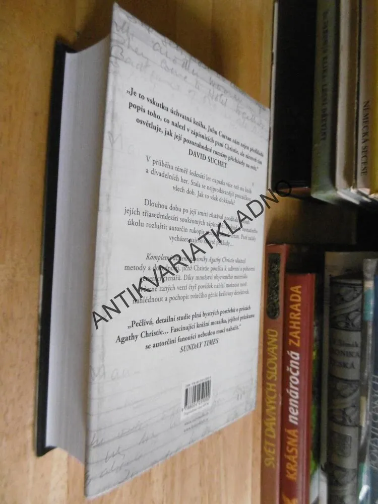 KOMPLETNÍ UTAJENÉ ZÁPISNÍKY, AGATHA CHRISTIE, JOHN CURRAN, **an