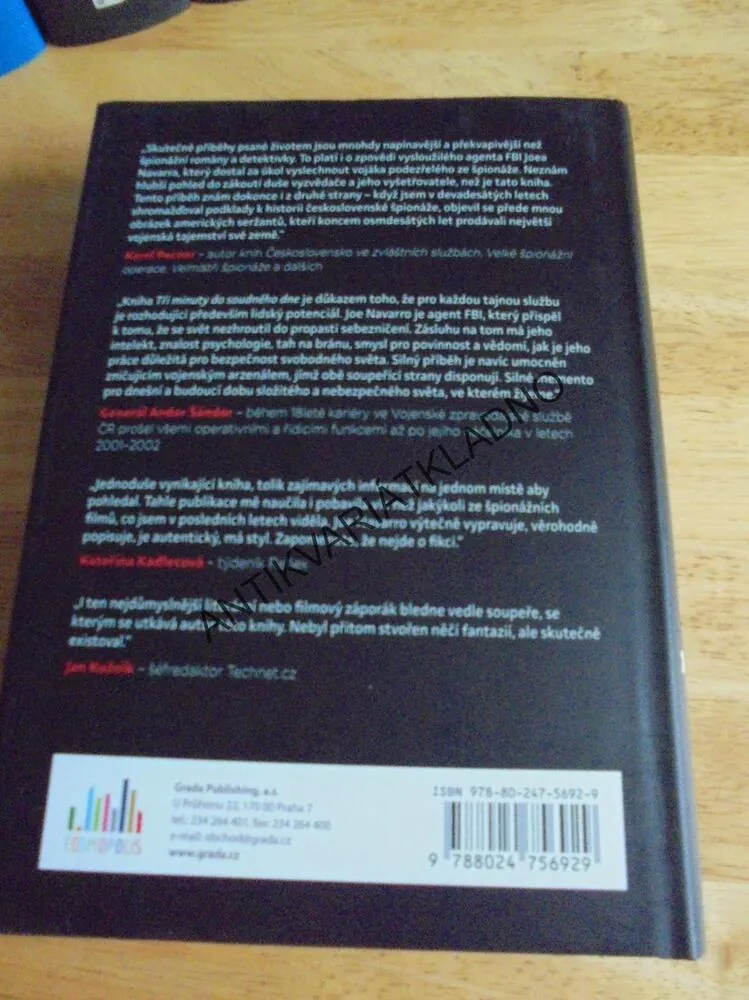TŘI MINUTY DO SOUDNÉHO DNE, JOE NAVARRO, ŠPIONÁŽ