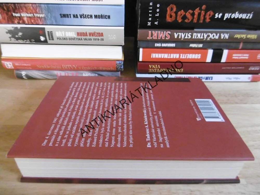 SIKORSKI, SPIKNUTÍ, NA STOPĚ VRAHŮ, T.A. KISIELEWSKI, **an