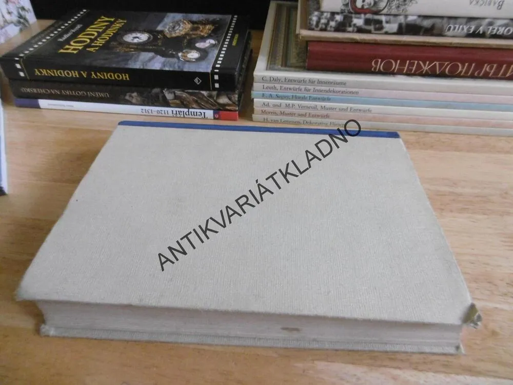 HRDINOVÉ A VĚŠTCI ČESKÉHO NÁRODA, **an