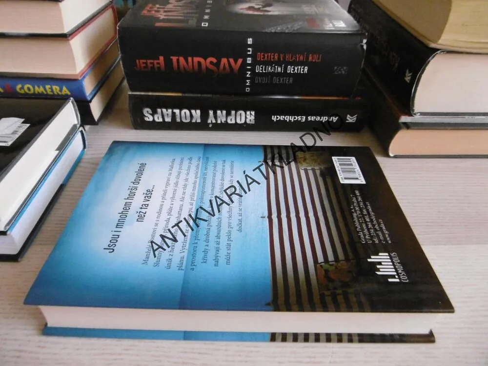 DOVOLENKÁŘI, EMMA STRAUBOVÁ,**an