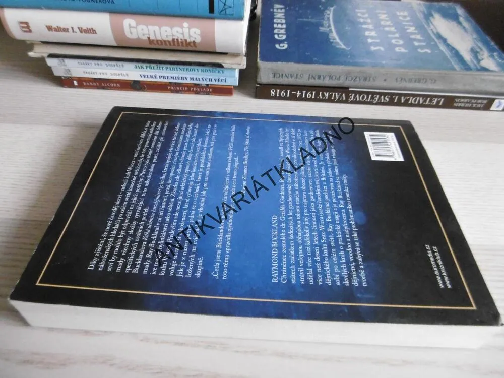 VELKÁ UČEBNICE ČARODĚJNICTVÍ A MAGIE, RAYMOND BUCKLAND, **an