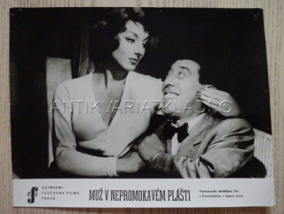 MUŽ V NEPROMOKAVÉM PLÁŠTI, FOTOSKA FILM FR 755