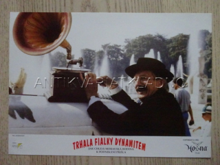 TRHALA FIALKY DYNAMITEM, FOTOSKA FILM ČR 3570