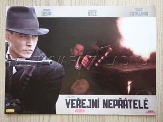 VEŘEJNÍ NEPŘÁTELÉ, JOHNNY DEPP, CHRISTIAN BALE, FOTOSKA FILM USA 6427