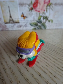 FIGURKA KINDER - KRÁLÍK NA LYŽÍCH