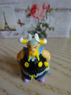 FIGURKA KINDER - GROSSEBAF, OLAF RASMUSEN, ASTERIX A OBELIX