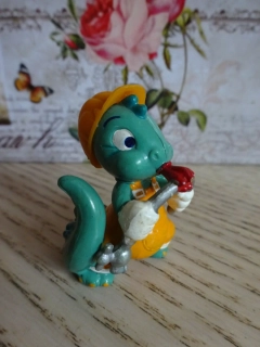 FIGURKA KINDER - DRÁČEK STAVAŘ, INSTALATÉR