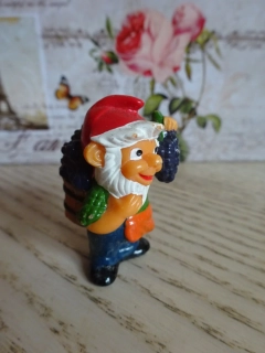 FIGURKA KINDER - TRPASLÍK VINAŘ, VÍNO