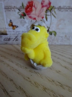 FIGURKA KINDER - PLYŠOVÝ DINOSAURUS VE VAJÍČKU, DINO