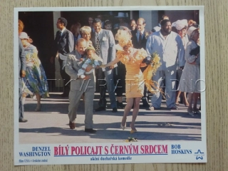 BÍLÝ POLICAJT S ČERNÝM SRDCEM, B. HOSKINS, FOTOSKA FILM USA 10417