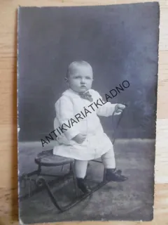 DÍTĚ, CHLAPEC, MÓDA