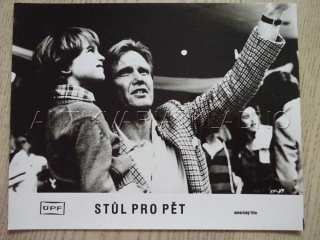 STŮL PRO PĚT, J. VOIGHT, FOTOSKA FILM USA 11752