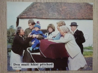 DVA MUŽI HLÁSÍ PŘÍCHOD, J. HANZLÍK, J. KOTRBOVÁ, F. FILIPOVSKÝ, FOTOSKA FILM ČR 12427