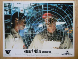 KRVAVÝ PŘÍLIV, FOTOSKA FILM USA