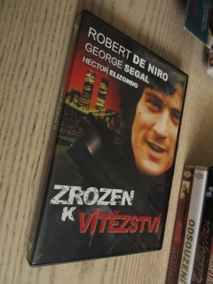 ZROZEN K VÍTĚZSTVÍ, R. DE NIRO, G. SEGAL, DVD FILM