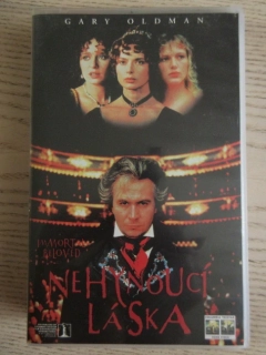 NEHYNOUCÍ LÁSKA, OLDMAN, VHS VIDEOKAZETA