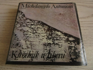 KUŽELNÍK U TIBERU, MICHELANGELO ANTONIONI, **an