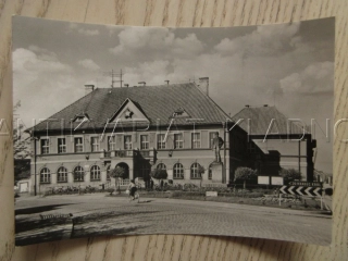 HOLICE, POŠTA, POMNÍK EMILA HOLUBA, OKRES PARDUBICE, POHLEDNICE 821