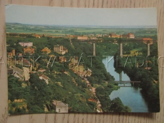 ZNOJMO, POHLED Z HRADU DO ÚDOLÍ DYJE, V POZADÍ KLÁŠTER LOUKA, OKRES ZNOJMO, POHLEDNICE 910