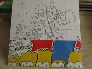 OMALOVÁNKOVÉ PUZZLE, MOTIV SIMPSONOVI, **an