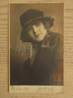 ŽENA, PORTRÉT, 1922, GUSTAV HANZLÍK
