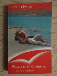 DÍVKA V MODRÉM, ROXANNE ST. CLAIREOVÁ, **an