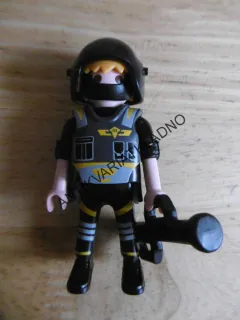 FIGURKA IGRA OBRNĚNEC, VOJÁK, POLICISTA, 
