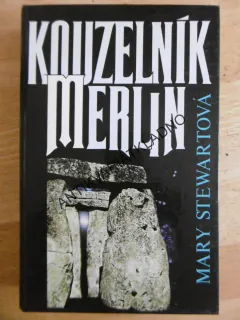 KOUZELNÍK MERLIN, MARY STEWARTOVÁ, **an